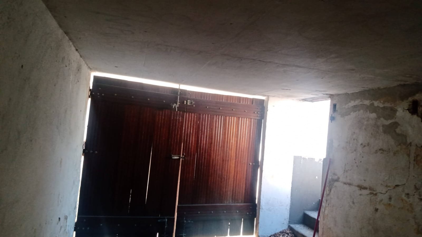 garagem-casa-a-venda-2-dormitorios-quitauna-osasco-cptm-comandante-sampaio-2 Casa a venda no Quitaúna em Osasco